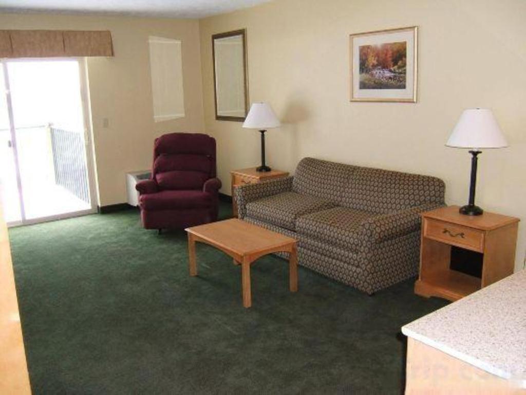 Holiday Inn Express Munising-Lakeview Hotel By Ihg ภายนอก รูปภาพ