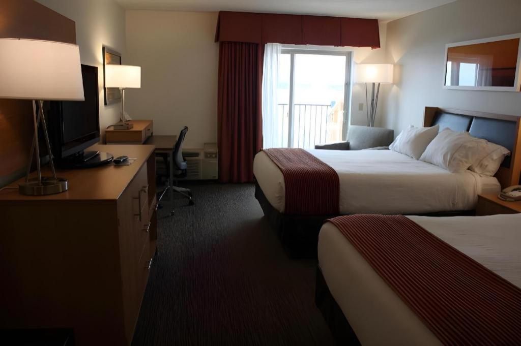 Holiday Inn Express Munising-Lakeview Hotel By Ihg ภายนอก รูปภาพ