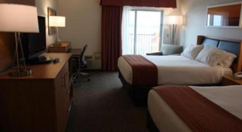 Holiday Inn Express Munising-Lakeview Hotel By Ihg ภายนอก รูปภาพ