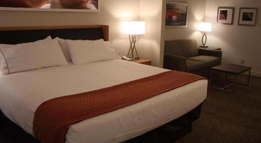 Holiday Inn Express Munising-Lakeview Hotel By Ihg ภายนอก รูปภาพ