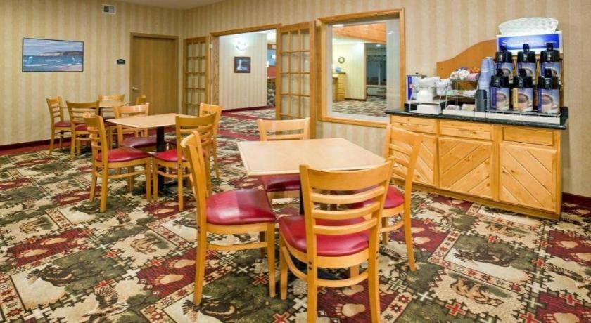 Holiday Inn Express Munising-Lakeview Hotel By Ihg ภายนอก รูปภาพ