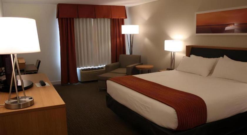 Holiday Inn Express Munising-Lakeview Hotel By Ihg ภายนอก รูปภาพ