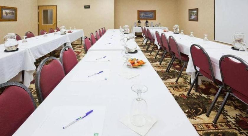 Holiday Inn Express Munising-Lakeview Hotel By Ihg ภายนอก รูปภาพ