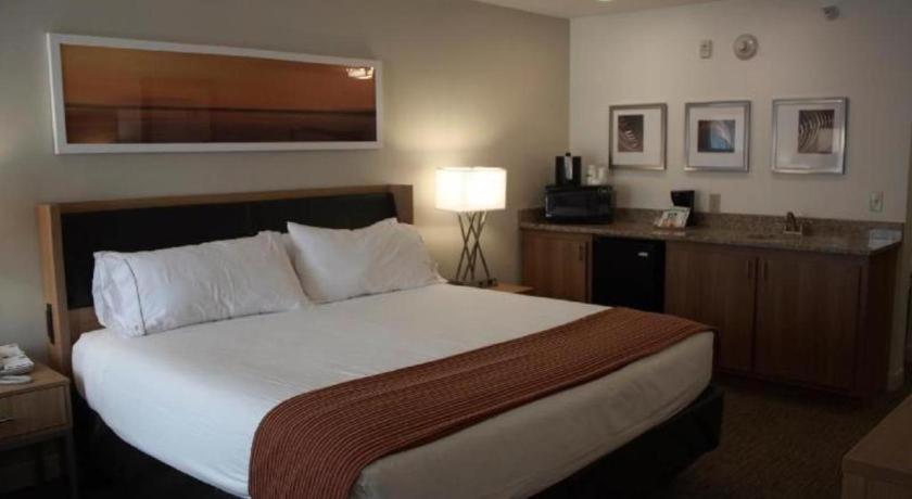 Holiday Inn Express Munising-Lakeview Hotel By Ihg ภายนอก รูปภาพ