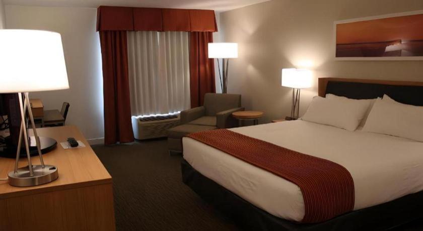 Holiday Inn Express Munising-Lakeview Hotel By Ihg ภายนอก รูปภาพ