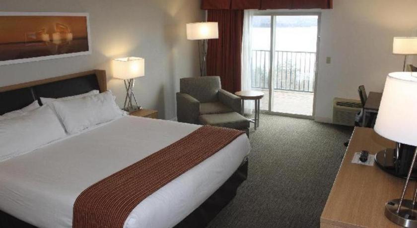 Holiday Inn Express Munising-Lakeview Hotel By Ihg ภายนอก รูปภาพ