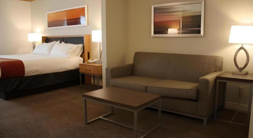 Holiday Inn Express Munising-Lakeview Hotel By Ihg ภายนอก รูปภาพ
