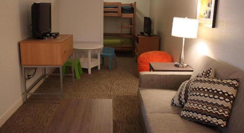 Holiday Inn Express Munising-Lakeview Hotel By Ihg ภายนอก รูปภาพ